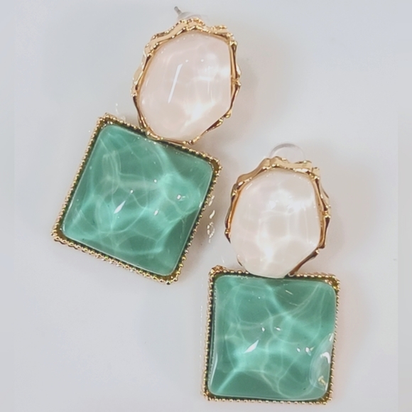 Jewelry - SQUARE Beveled Green White Drop Goldtone Trime Earrings New